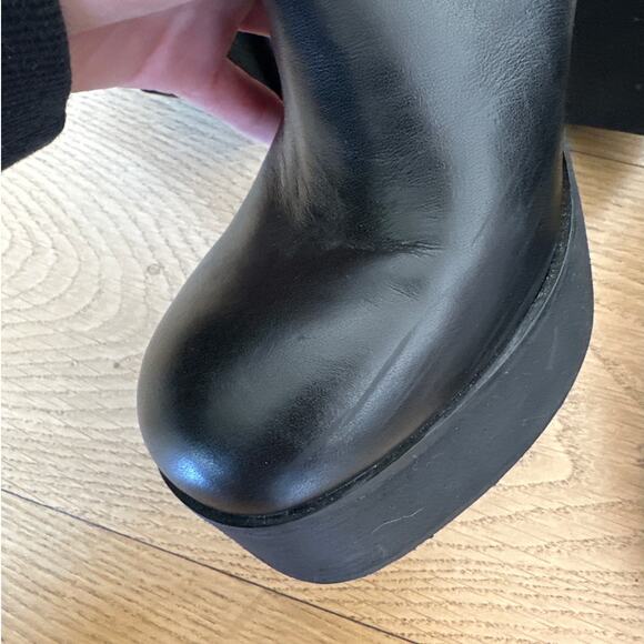 NBD x Raye - Rylee Over The Knee Platform Boots in Black - Picture 4 of 8